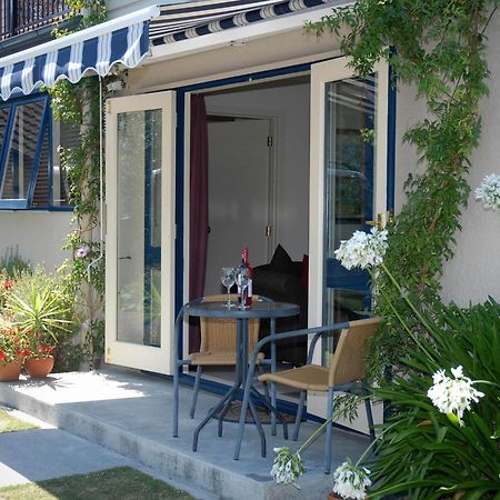 The Village Apartment, Just Steps To The Village Shops, Bars And Restaurants แฮฟล็อค นอร์ท ภายนอก รูปภาพ